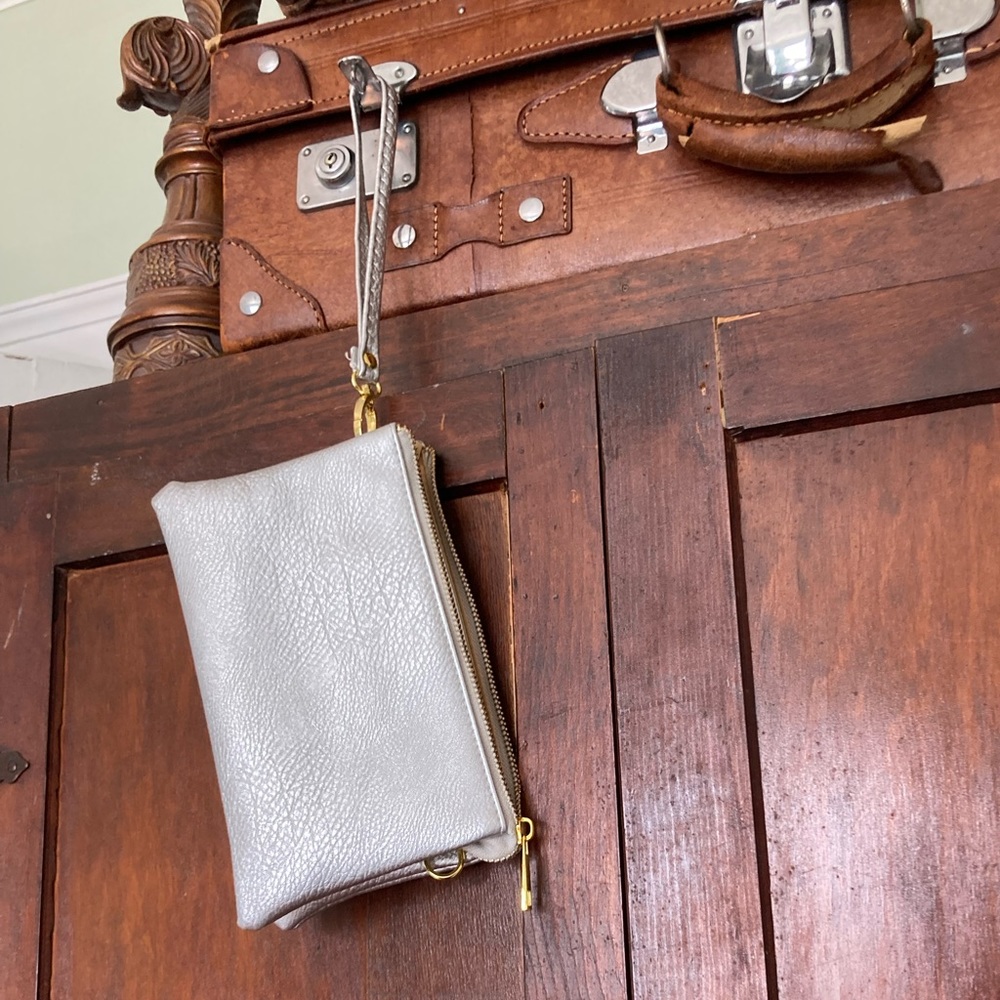 70s Silver Metallic Wristlet